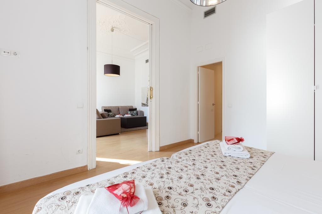 Alcam Paseo De Gracia Apartment Барселона Екстериор снимка